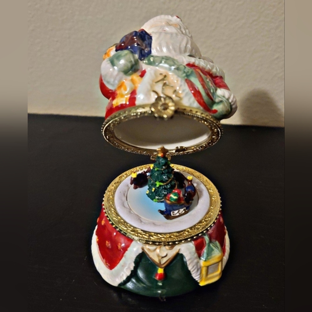 Santa Claus music box